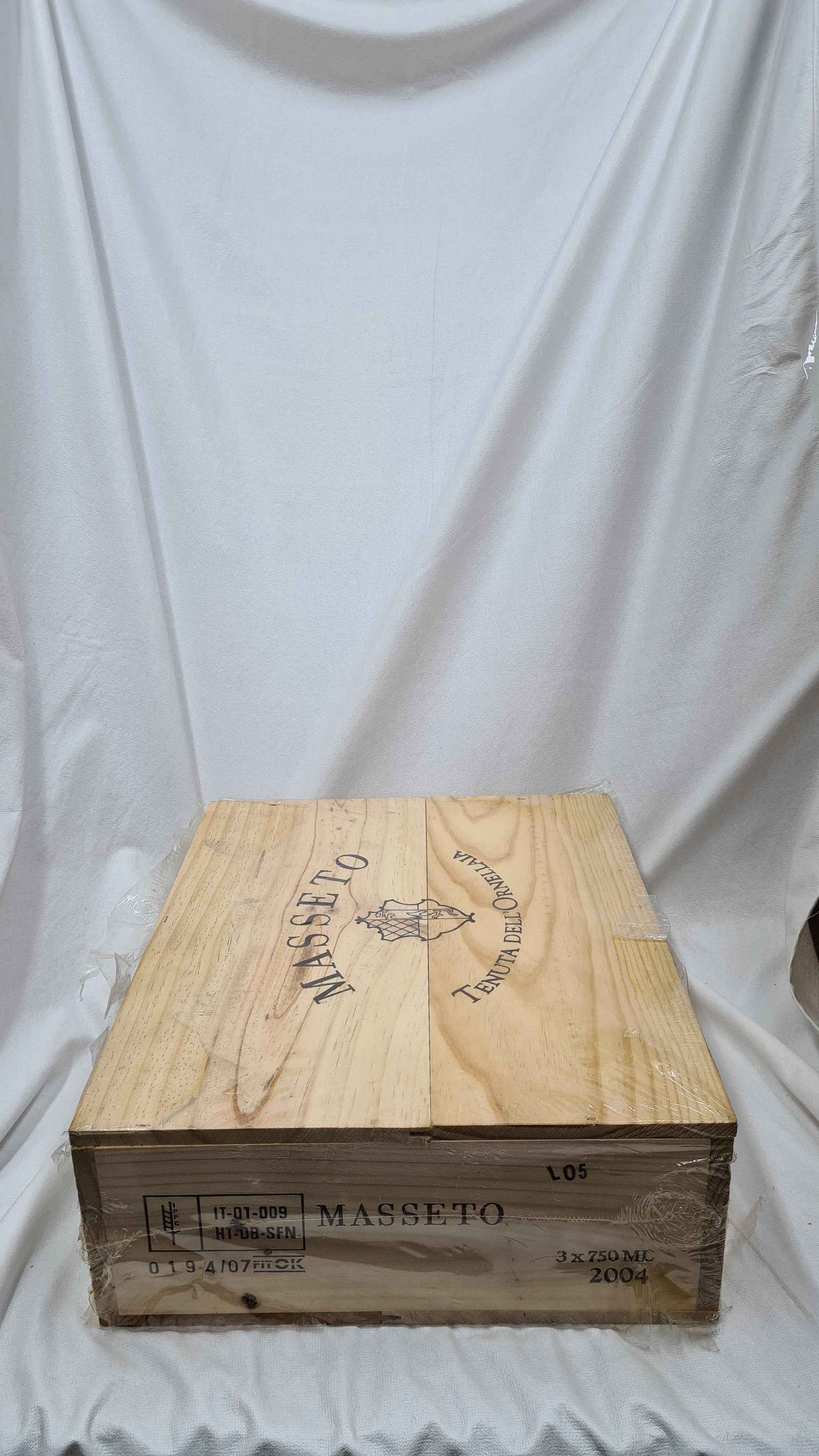 Bottiglia di vino Masseto 2004 Toscana IGT | Vino Rosso 100% Merlot